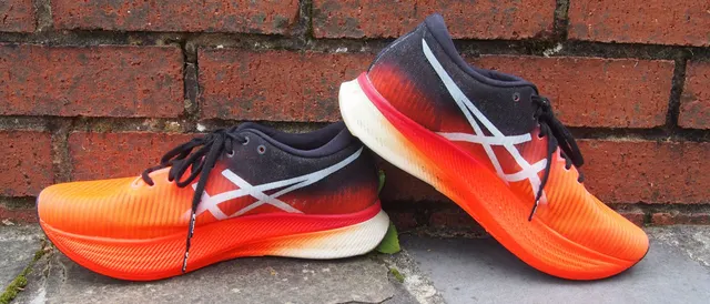 ASICS Metaspeed Sky