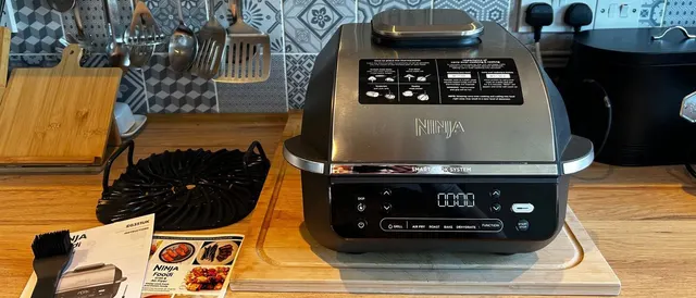Ninja 5-in-1 Grill and Air Fryer EG351UK