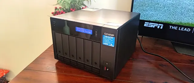 QNAP TVS-h674T