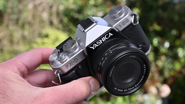 Yashica FX-D 100